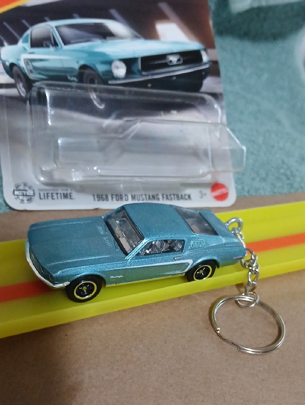 KeyChain Ford Metallic Teal Mustang Fastback  - Blue